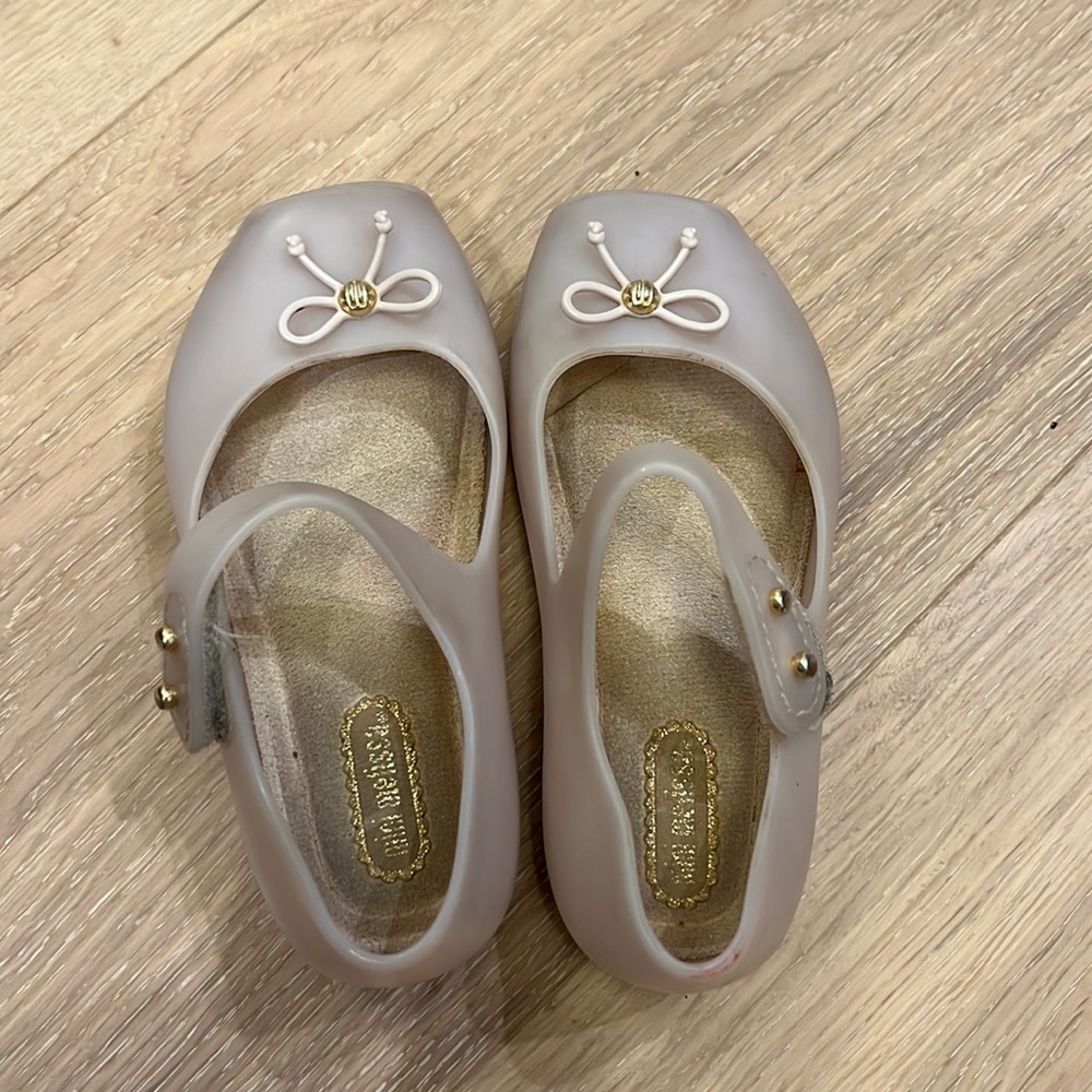 Mini Melissa size 7